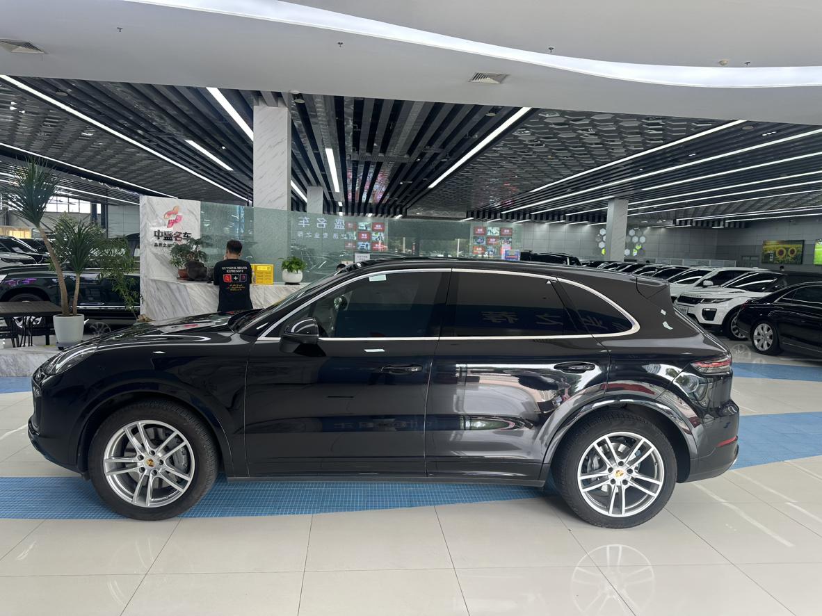 Porsche Cayenne 2018 thumb 2