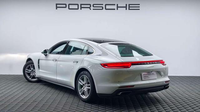 Porsche Panamera 2017 thumb 3