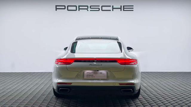 Porsche Panamera 2017 thumb 4