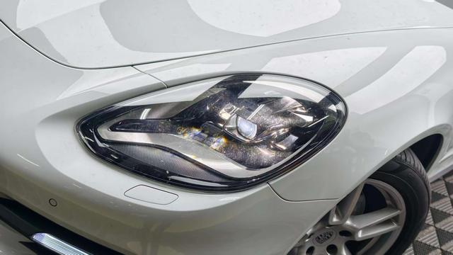 Porsche Panamera 2017 thumb 6