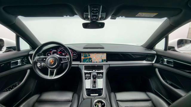 Porsche Panamera 2017 thumb 8