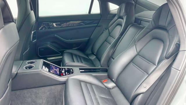 Porsche Panamera 2017 thumb 12
