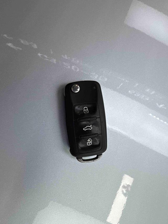 Volkswagen Bora 2013 thumb 9