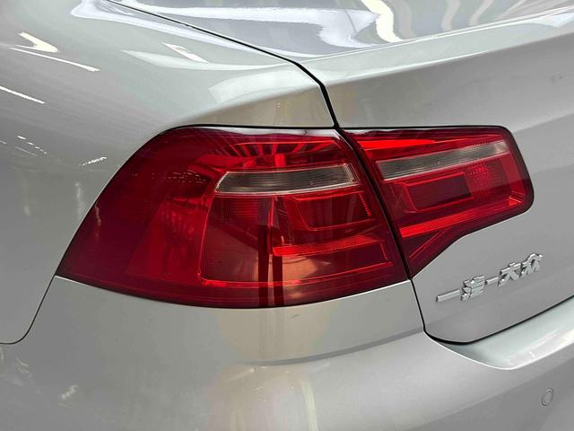 Volkswagen Bora 2013 thumb 11