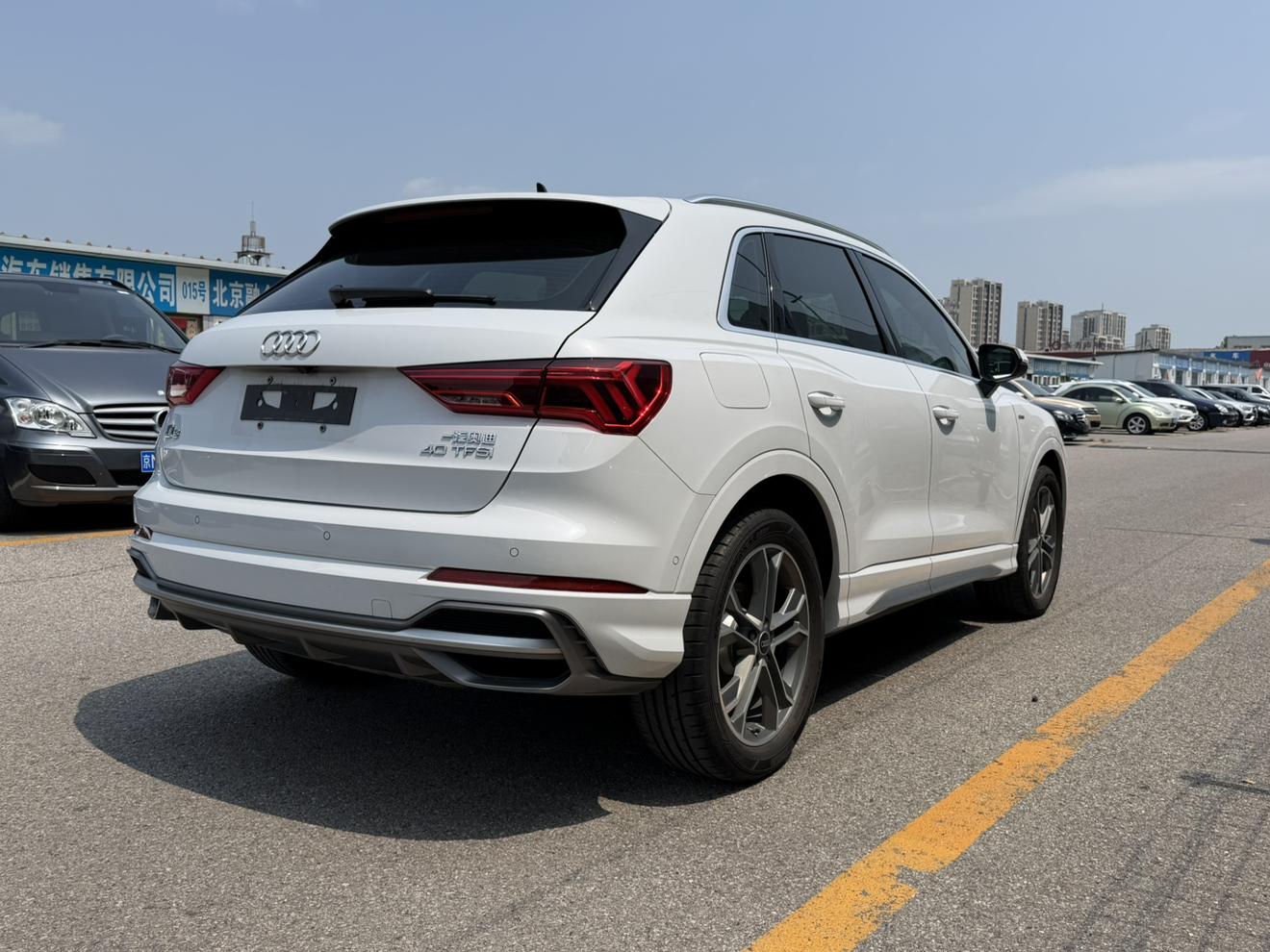 Audi Q3 2022 thumb 3