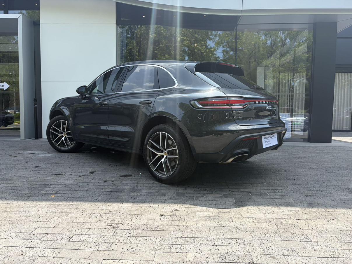 Porsche Macan 2025 thumb 3