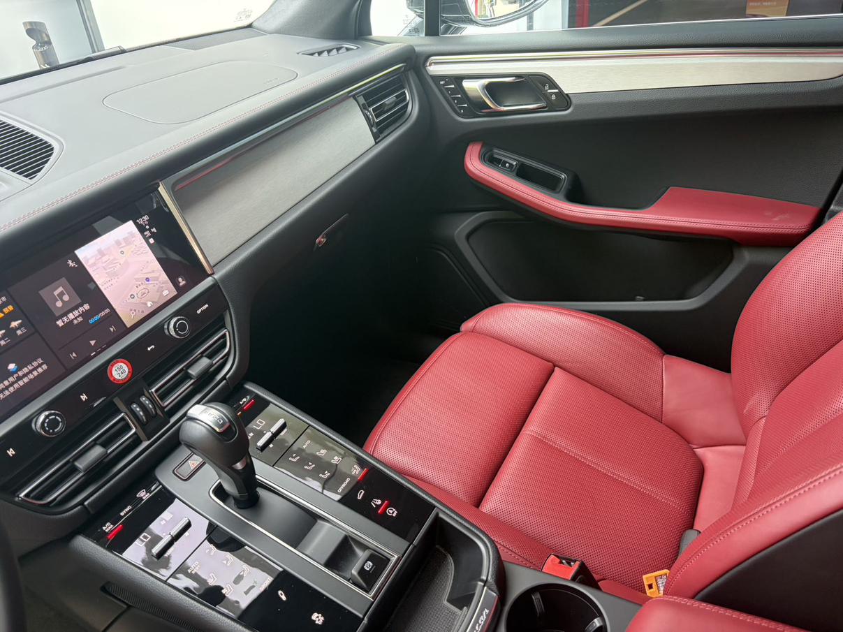 Porsche Macan 2025 thumb 5
