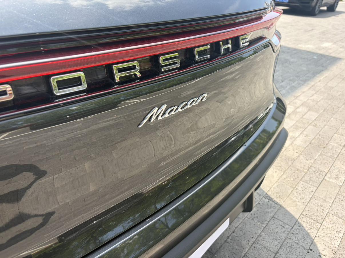 Porsche Macan 2025 thumb 10