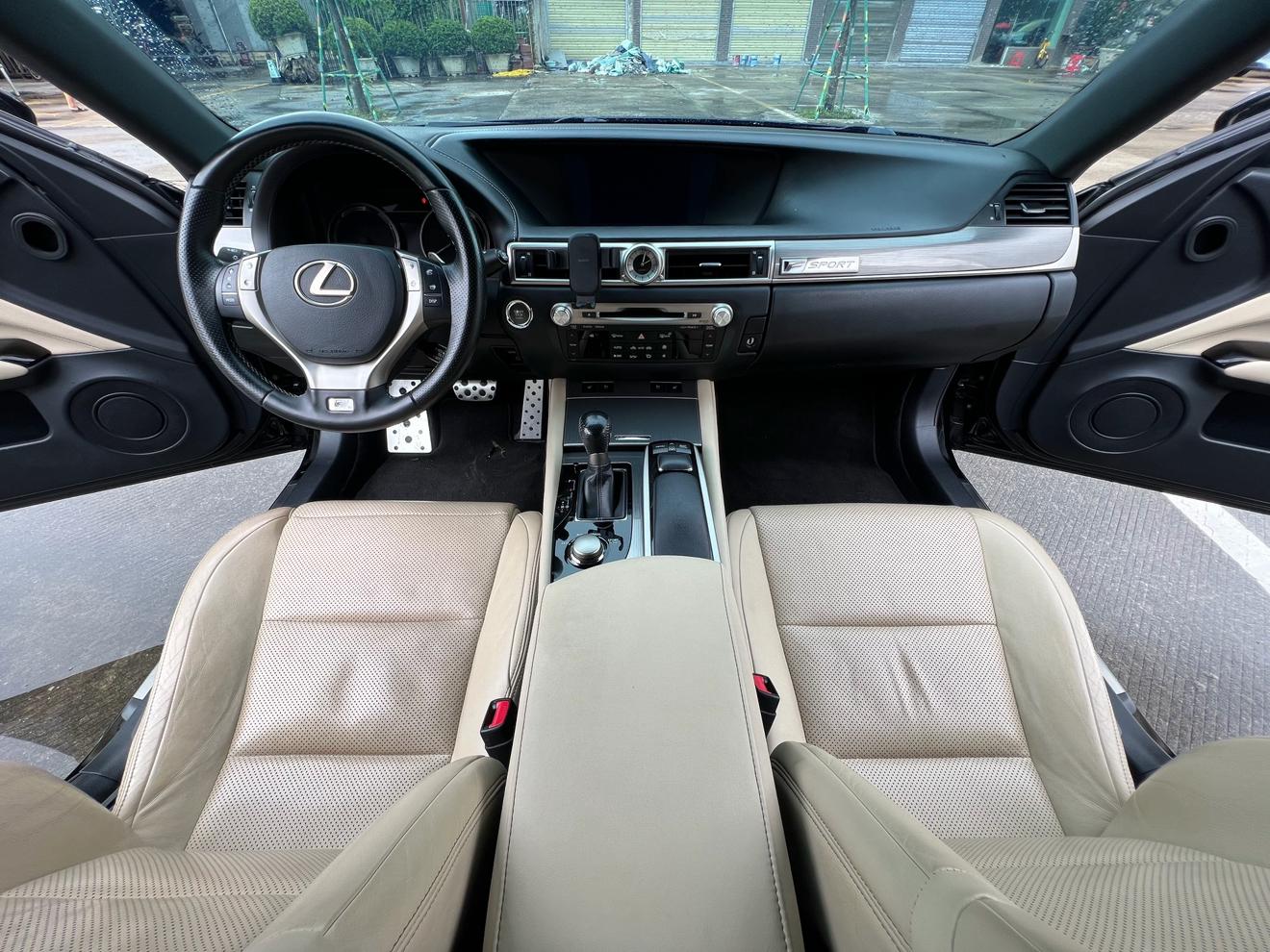 Lexus GS 2012 thumb 10