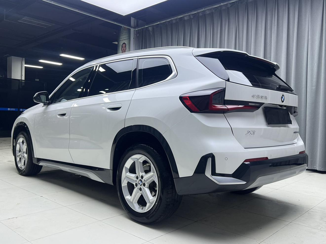 BMW X1 2023 thumb 2