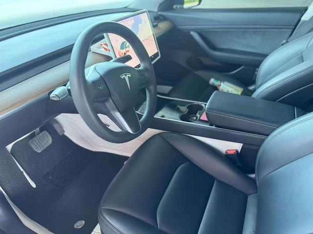 Tesla Model 3 2020 thumb 12