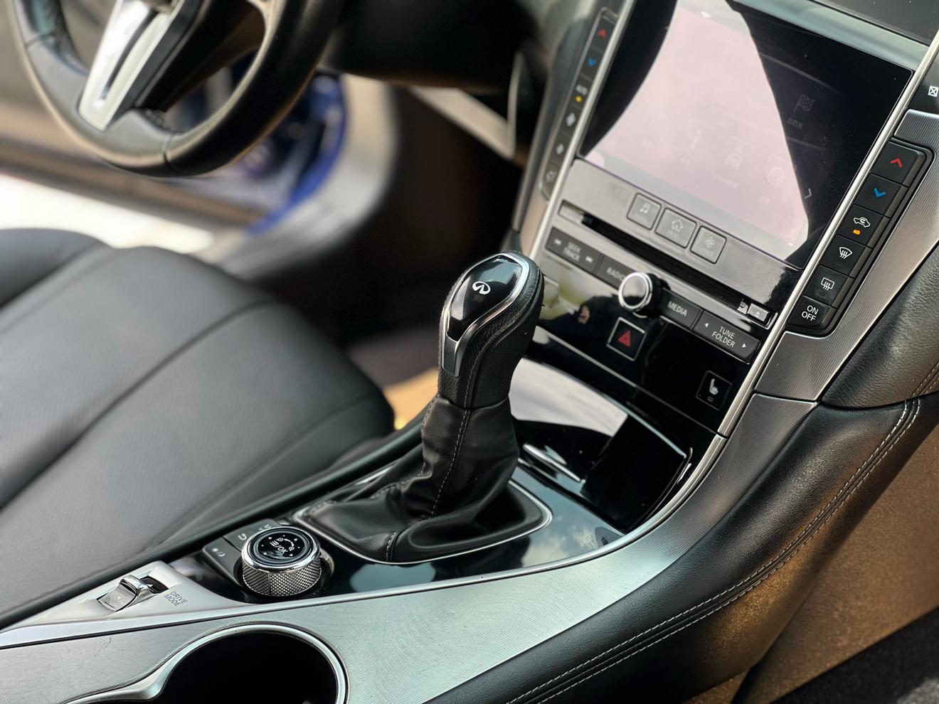 Infiniti Q60 2017 thumb 11