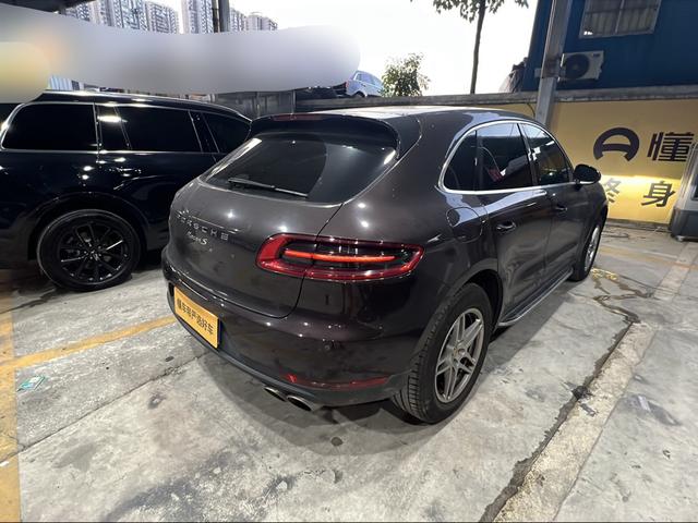 Porsche Macan 2017 thumb 2