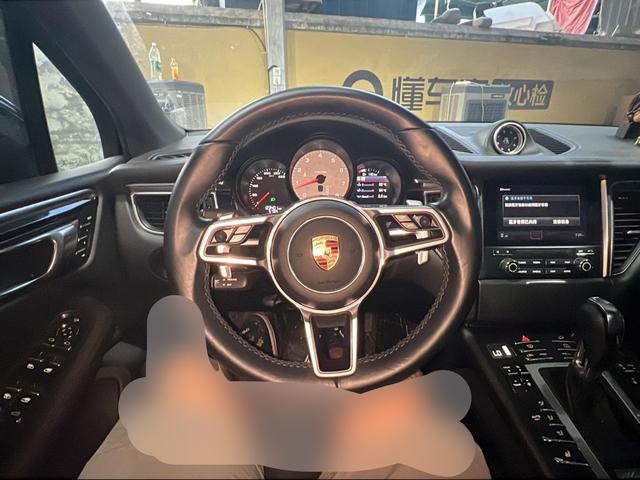 Porsche Macan 2017 thumb 6