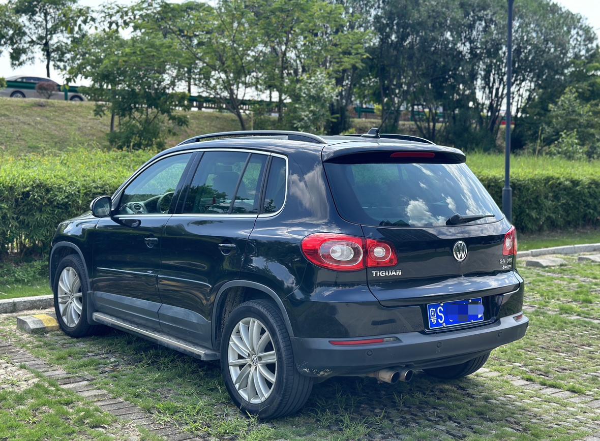 Volkswagen Tiguan 2011 thumb 2