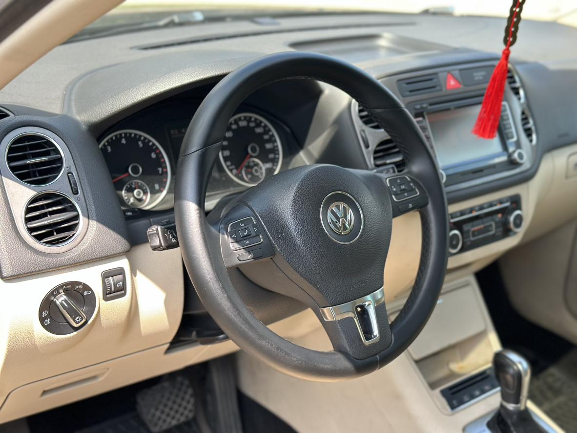Volkswagen Tiguan 2011 thumb 8