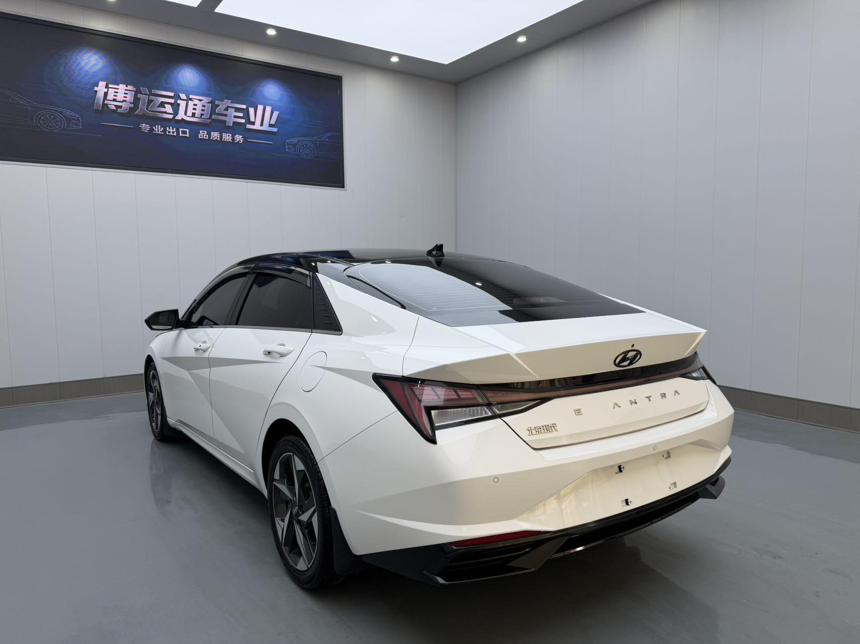 Hyundai Elantra 2022 thumb 2