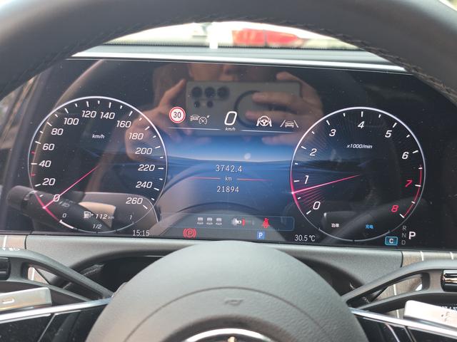 Mercedes-Benz E-Класс 2025 thumb 4