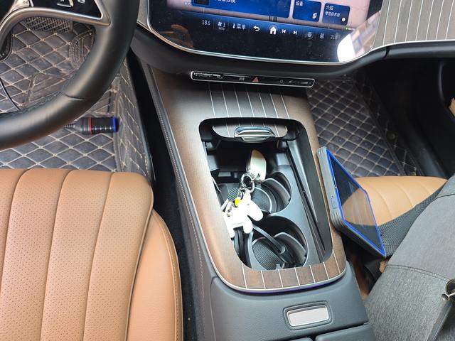 Mercedes-Benz E-Класс 2025 thumb 7