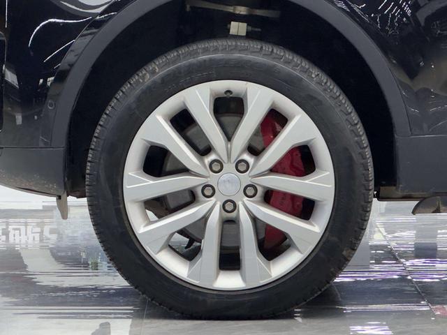 Land Rover Discovery 2024 thumb 3