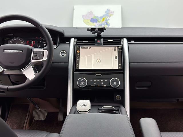 Land Rover Discovery 2024 thumb 4