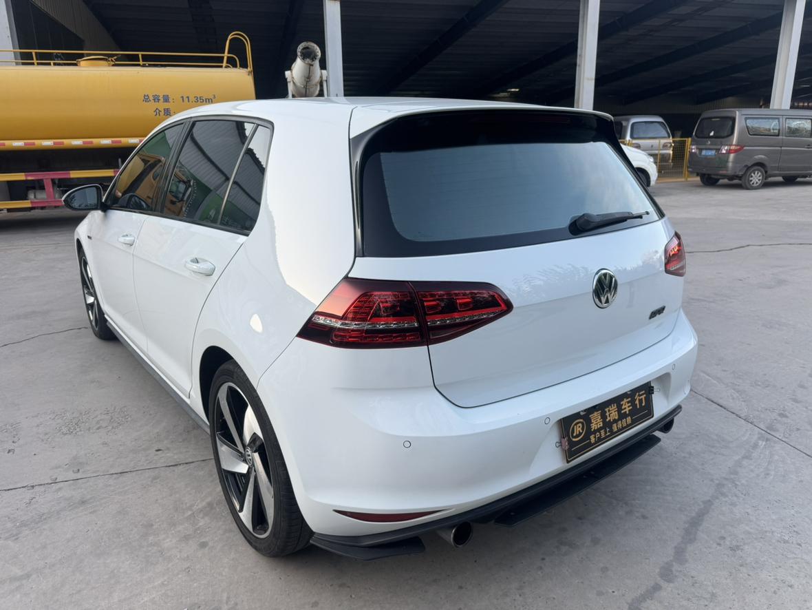 Volkswagen Golf GTI 2016 thumb 3