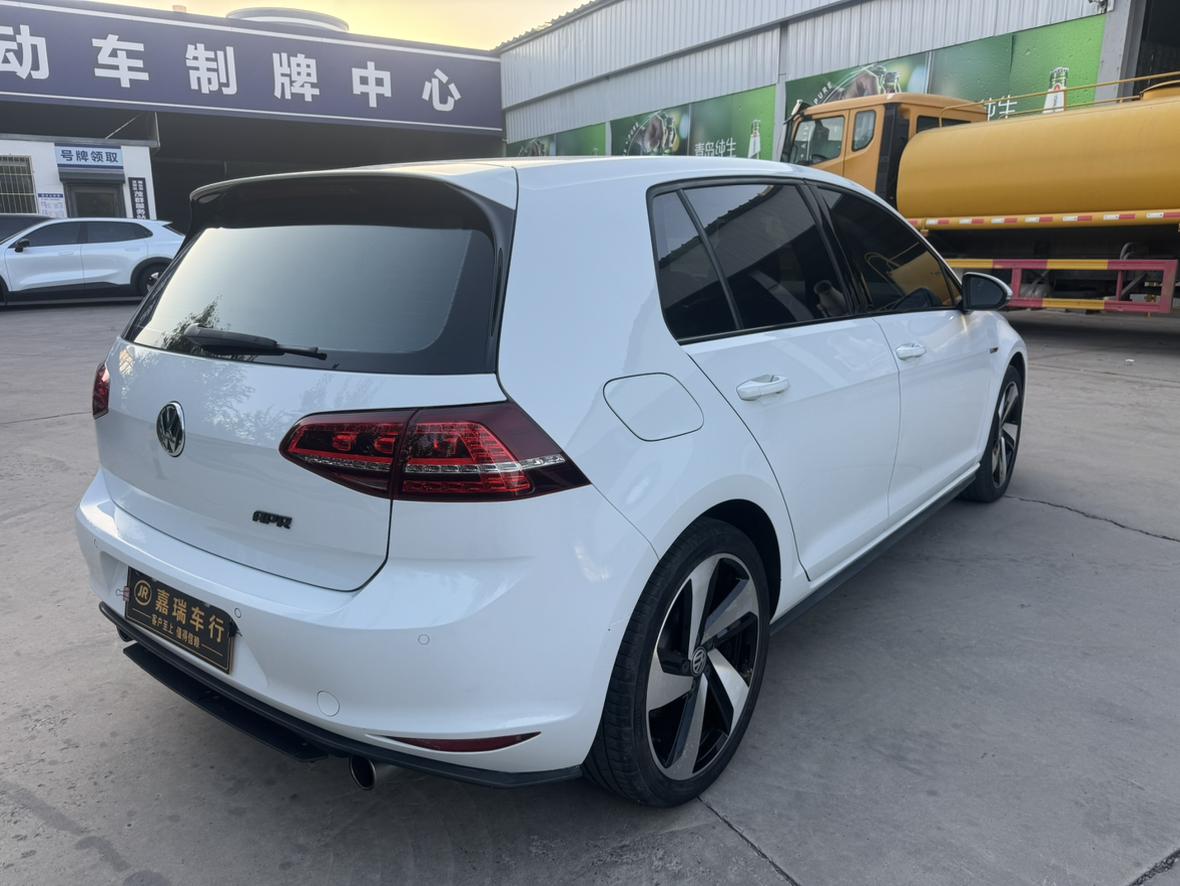 Volkswagen Golf GTI 2016 thumb 5