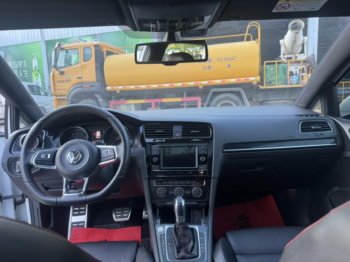 Volkswagen Golf GTI 2016 thumb 9