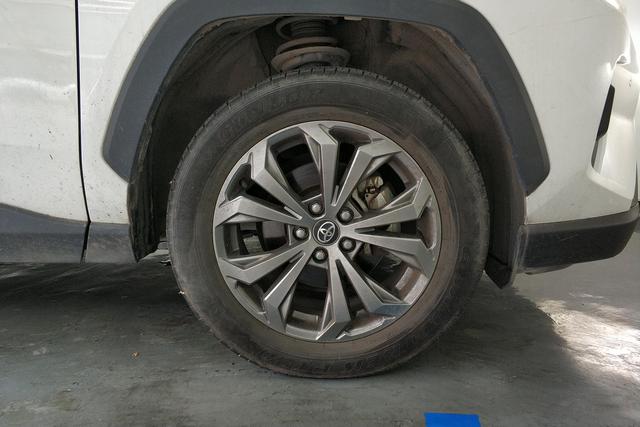 Toyota RAV4 2023 thumb 7