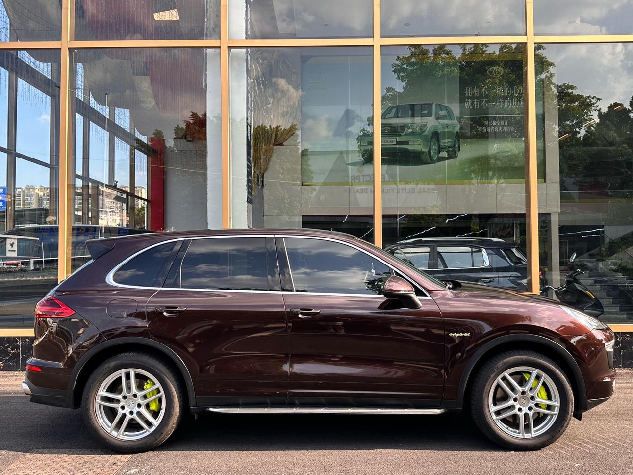 Porsche Cayenne 2015 thumb 6