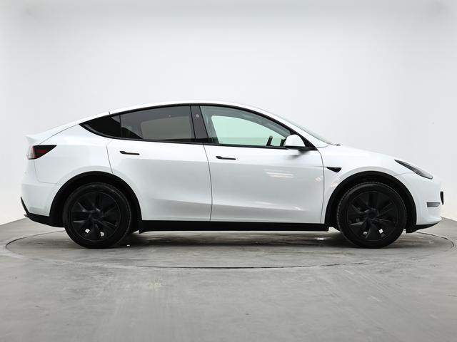 Tesla Model Y 2024 thumb 6