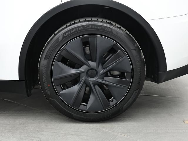 Tesla Model Y 2024 thumb 7
