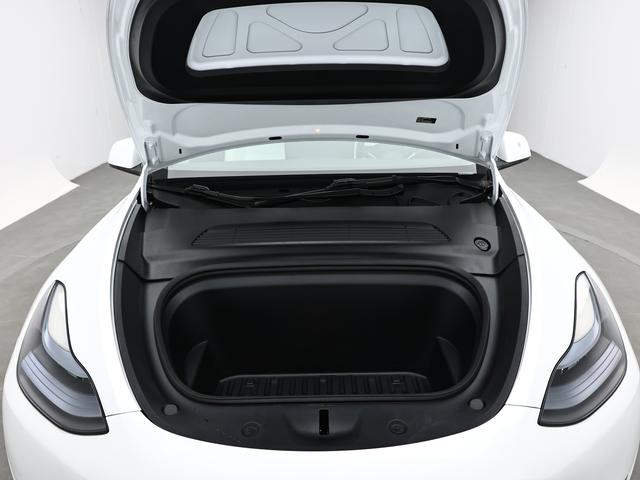 Tesla Model Y 2024 thumb 8