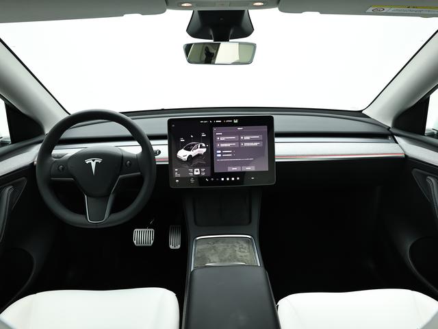 Tesla Model Y 2024 thumb 12