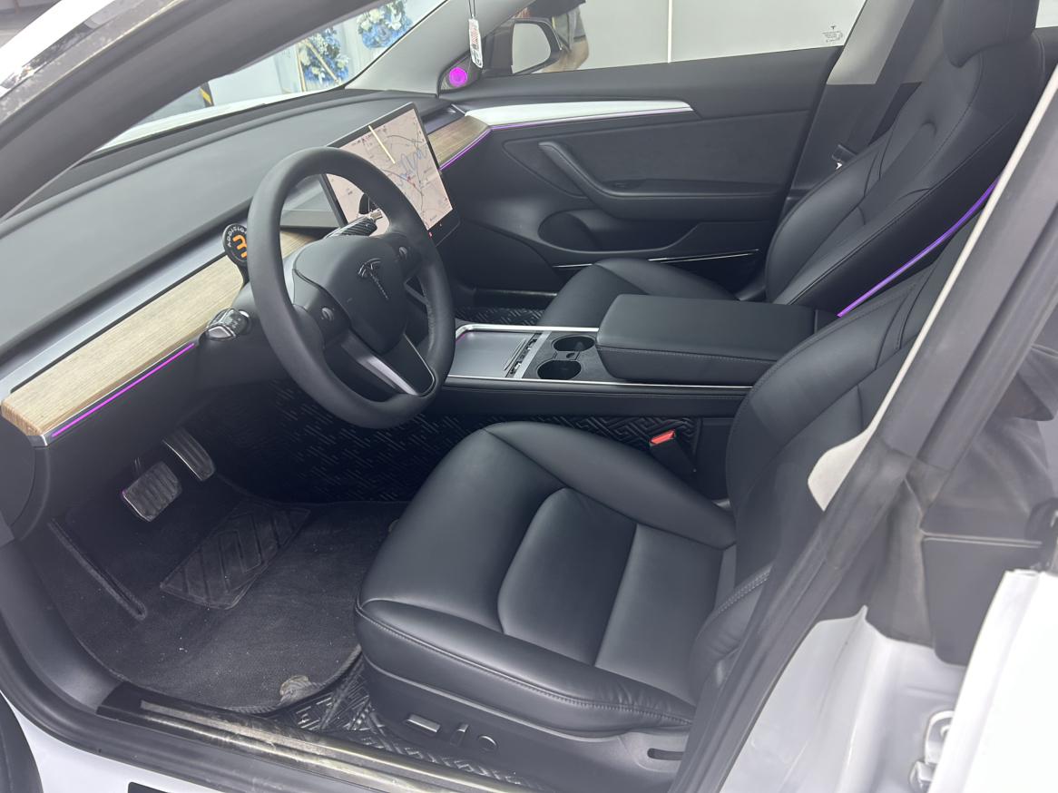 Tesla Model 3 2020 thumb 7