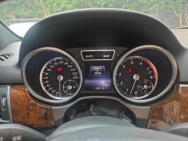 Mercedes-Benz M-Класс 2015 thumb 4