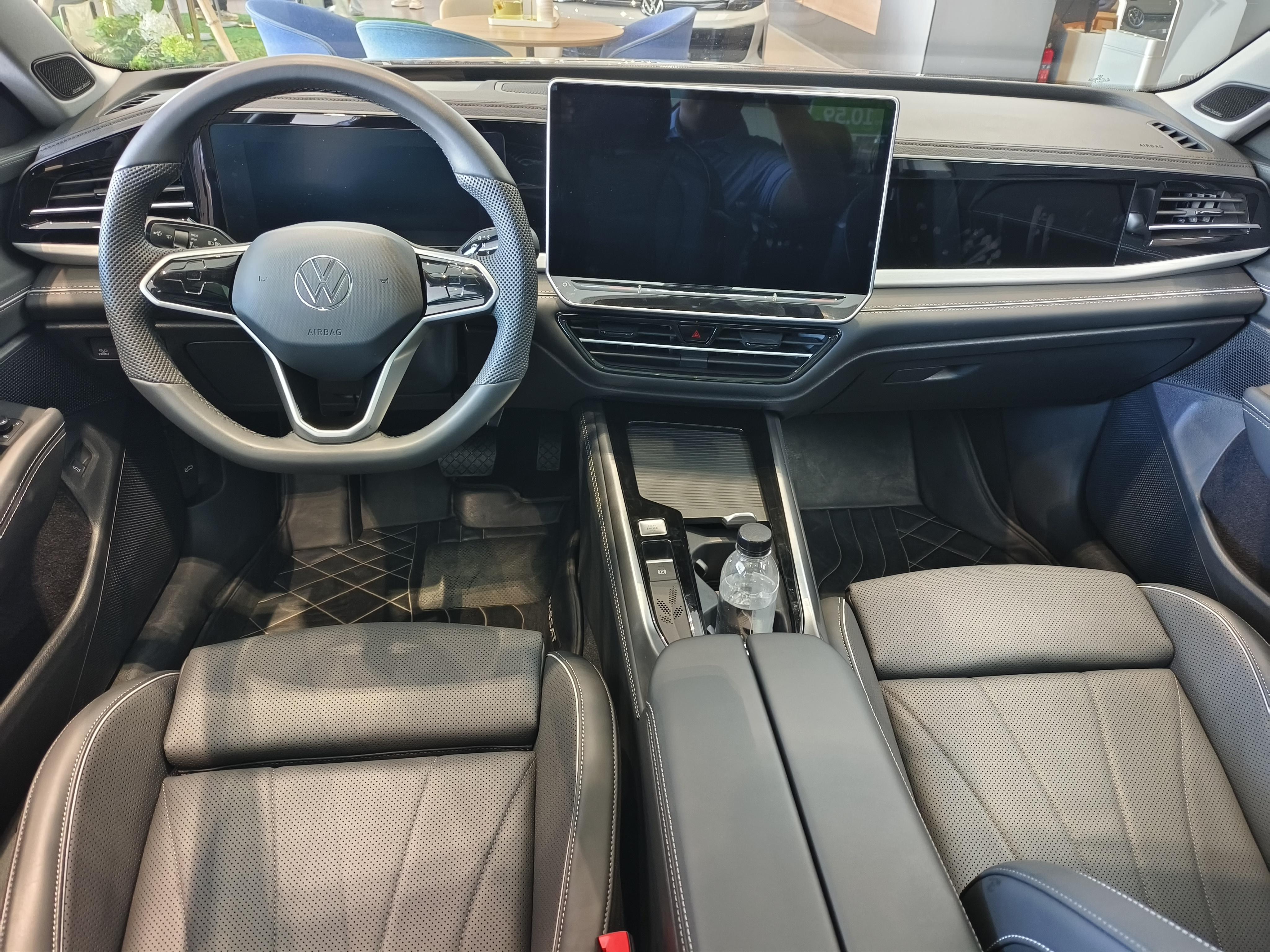 Volkswagen Passat (North America and China) 2025 thumb 7