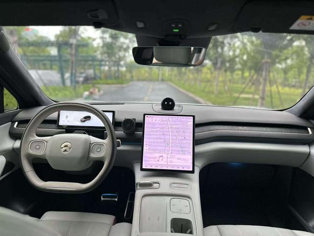 Nio ES8 2023 thumb 10