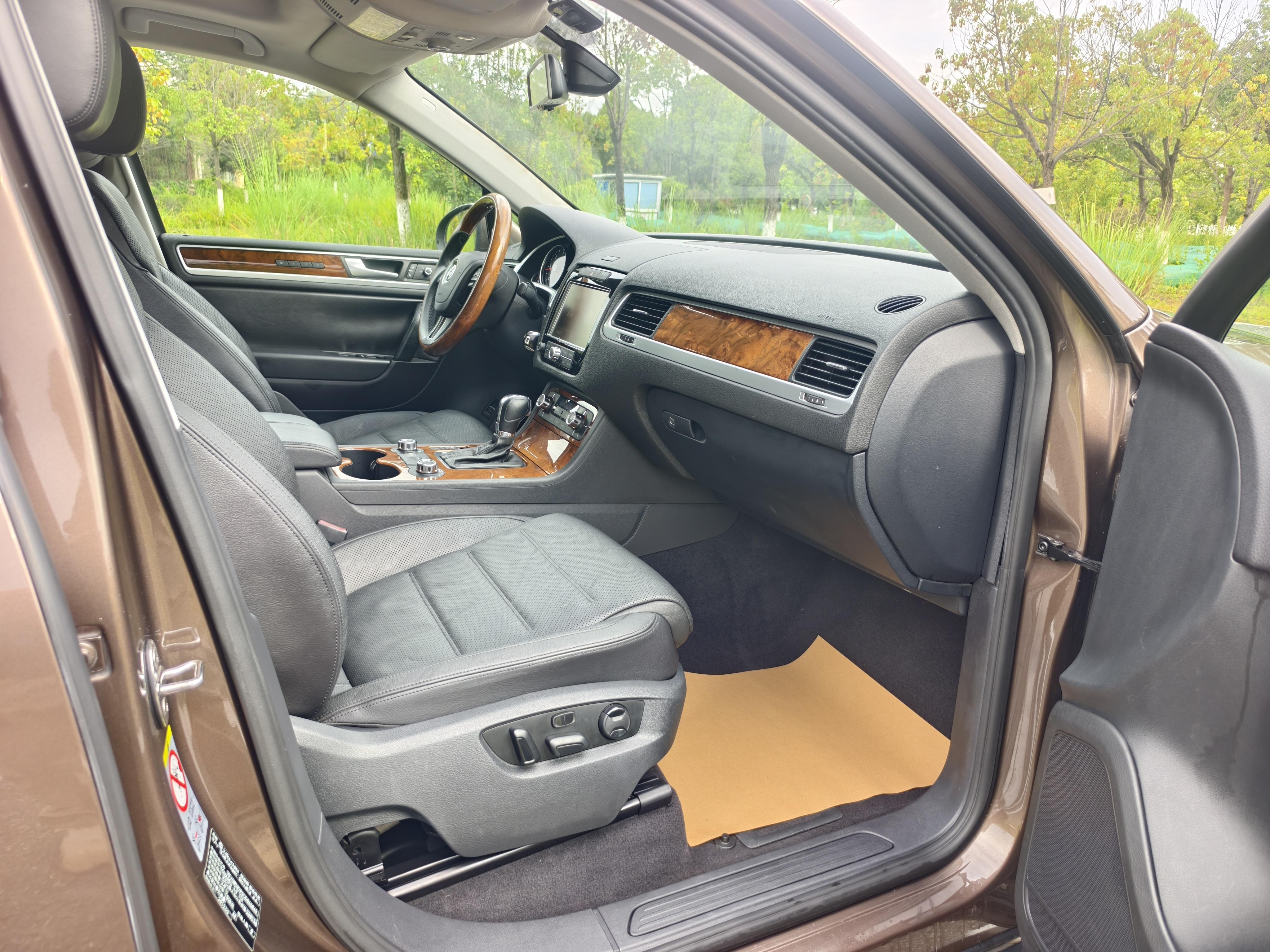 Volkswagen Touareg 2011 thumb 8