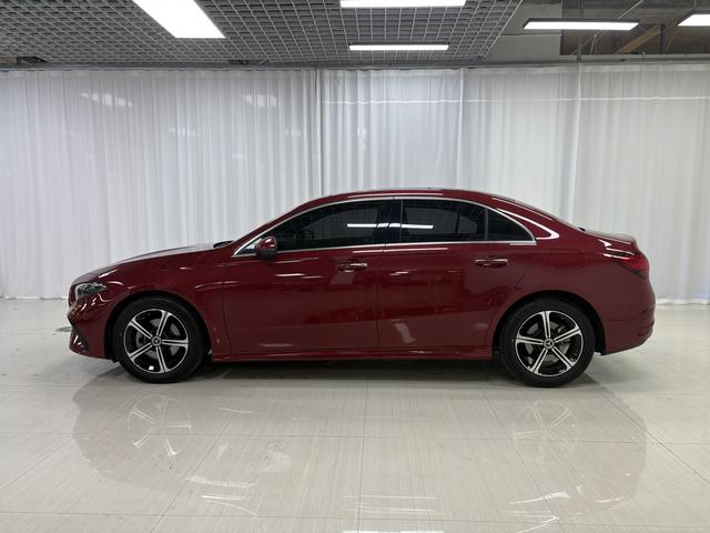 Mercedes-Benz A-Класс 2024 thumb 2