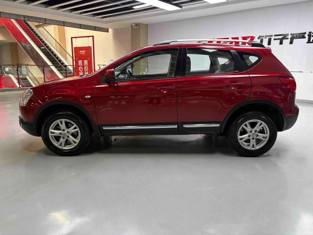 Nissan Qashqai+2 2012 thumb 2
