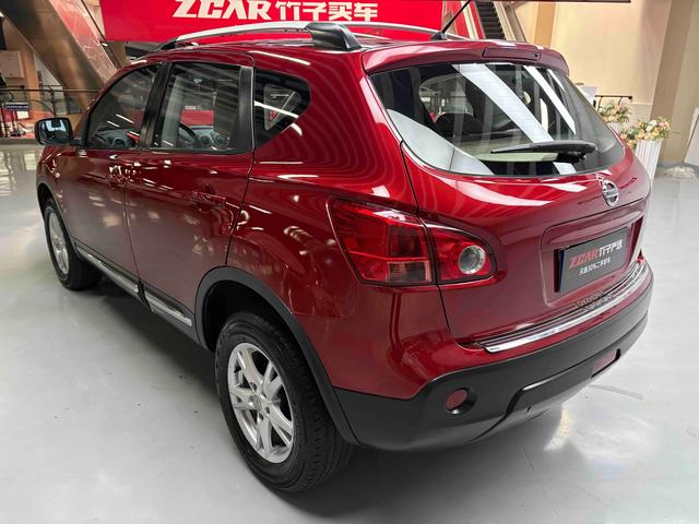 Nissan Qashqai+2 2012 thumb 3