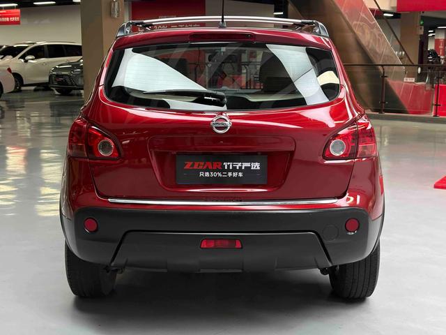 Nissan Qashqai+2 2012 thumb 4