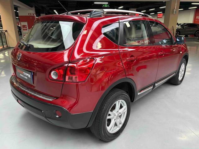 Nissan Qashqai+2 2012 thumb 5