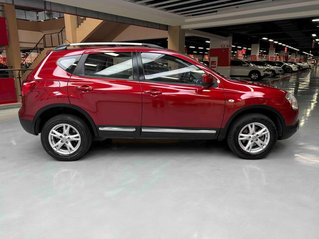 Nissan Qashqai+2 2012 thumb 6