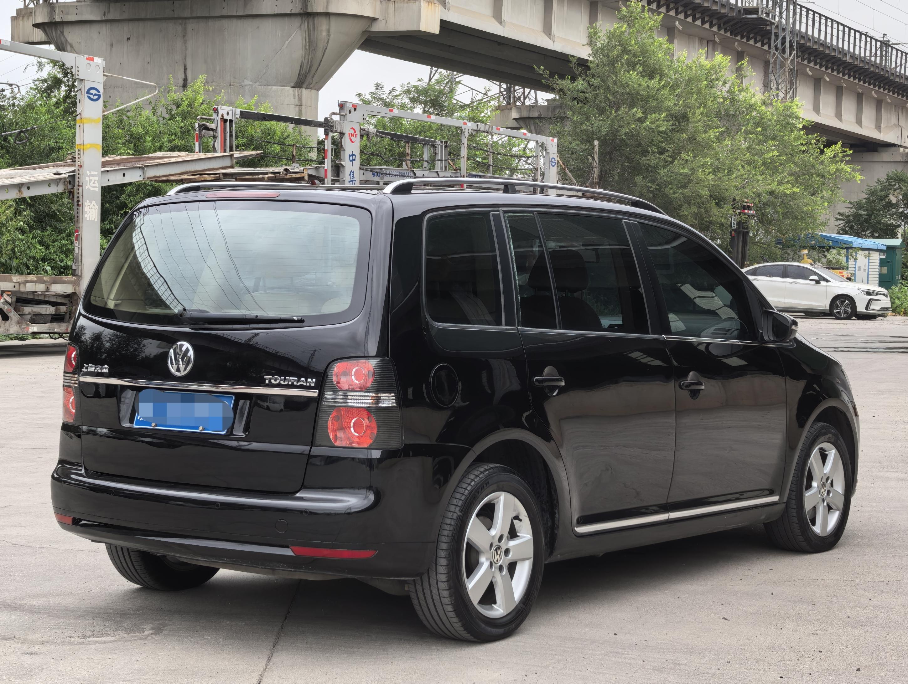 Volkswagen Touran 2015 thumb 4