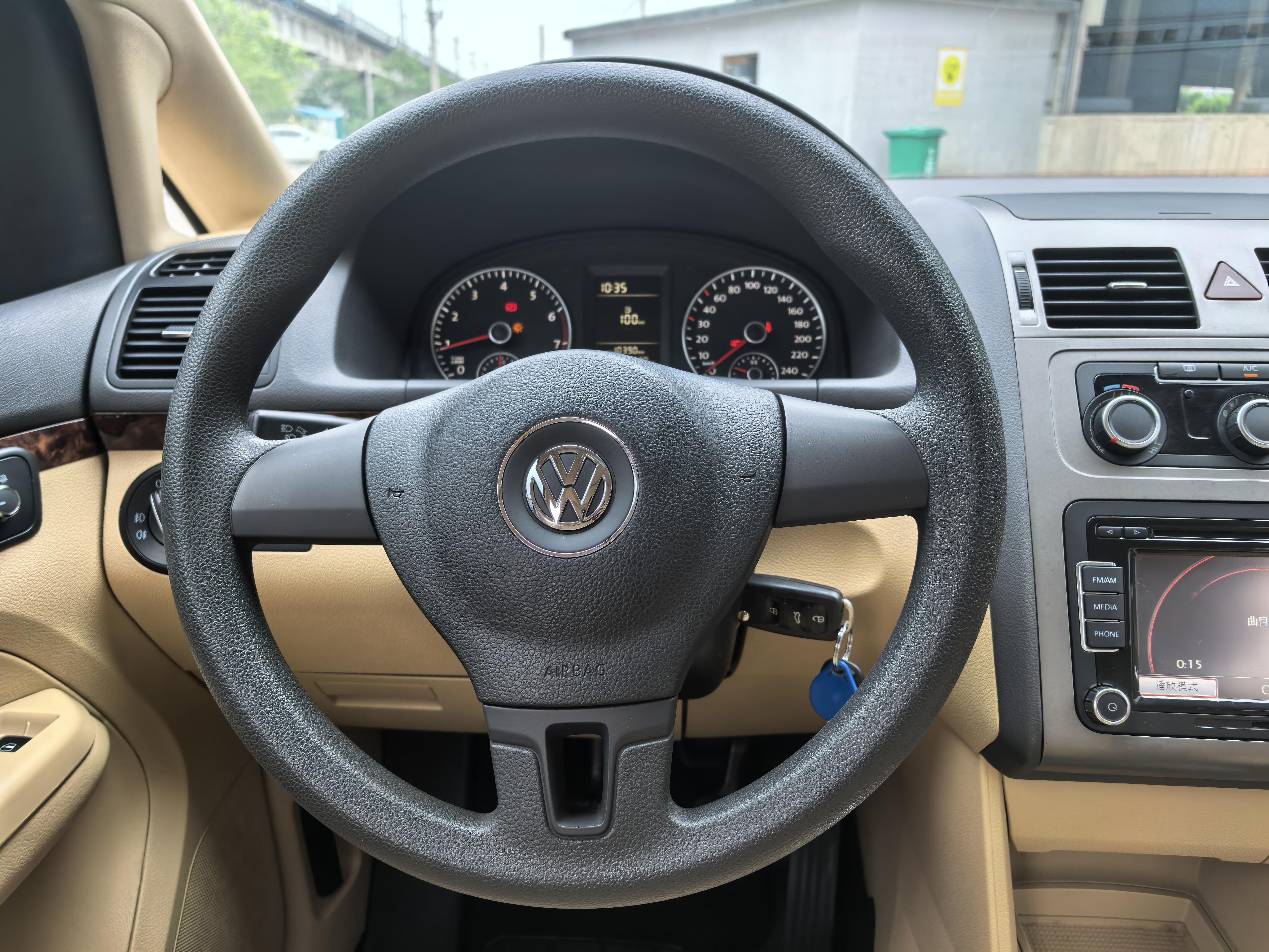 Volkswagen Touran 2015 thumb 7