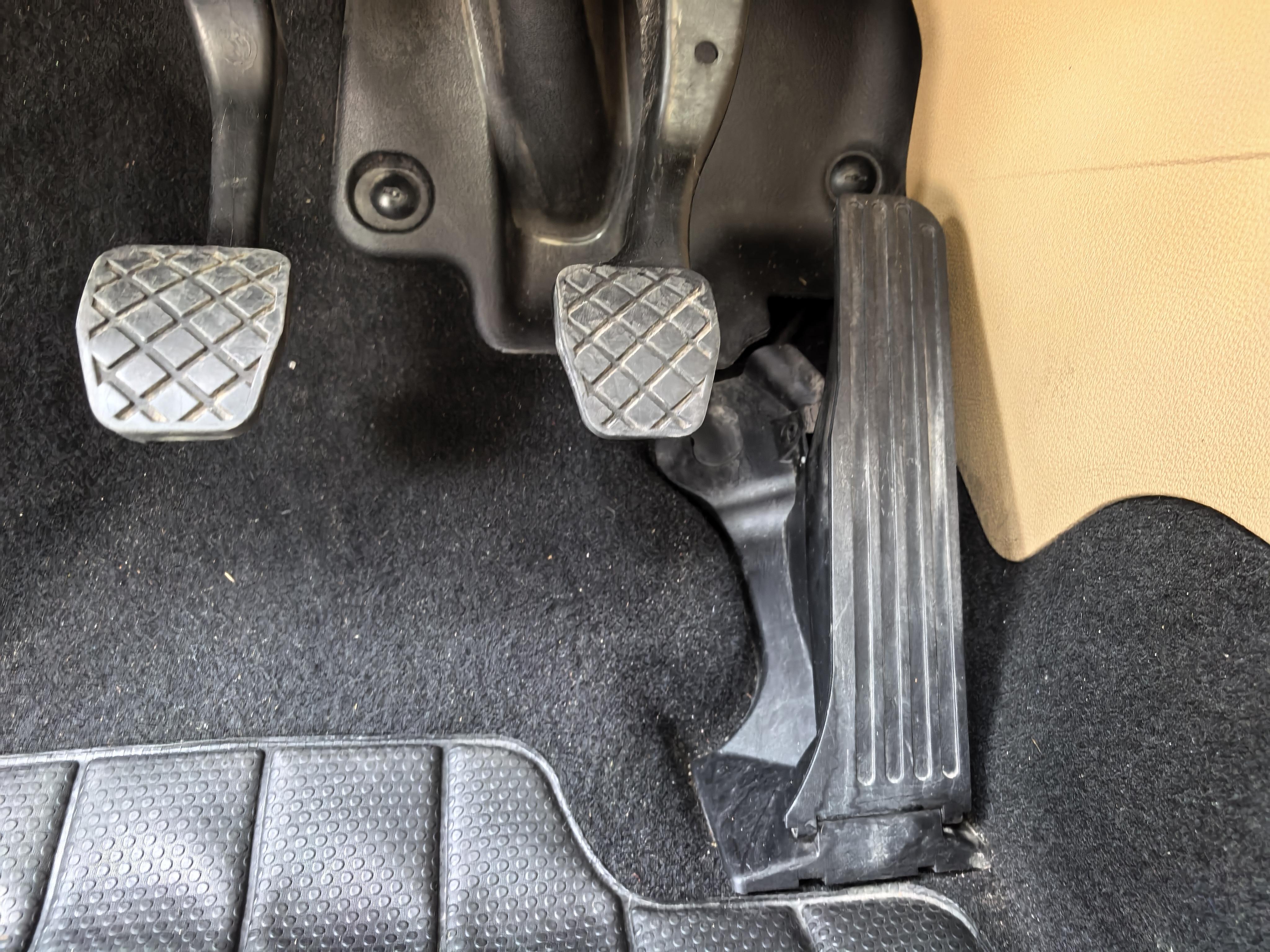 Volkswagen Touran 2015 thumb 8