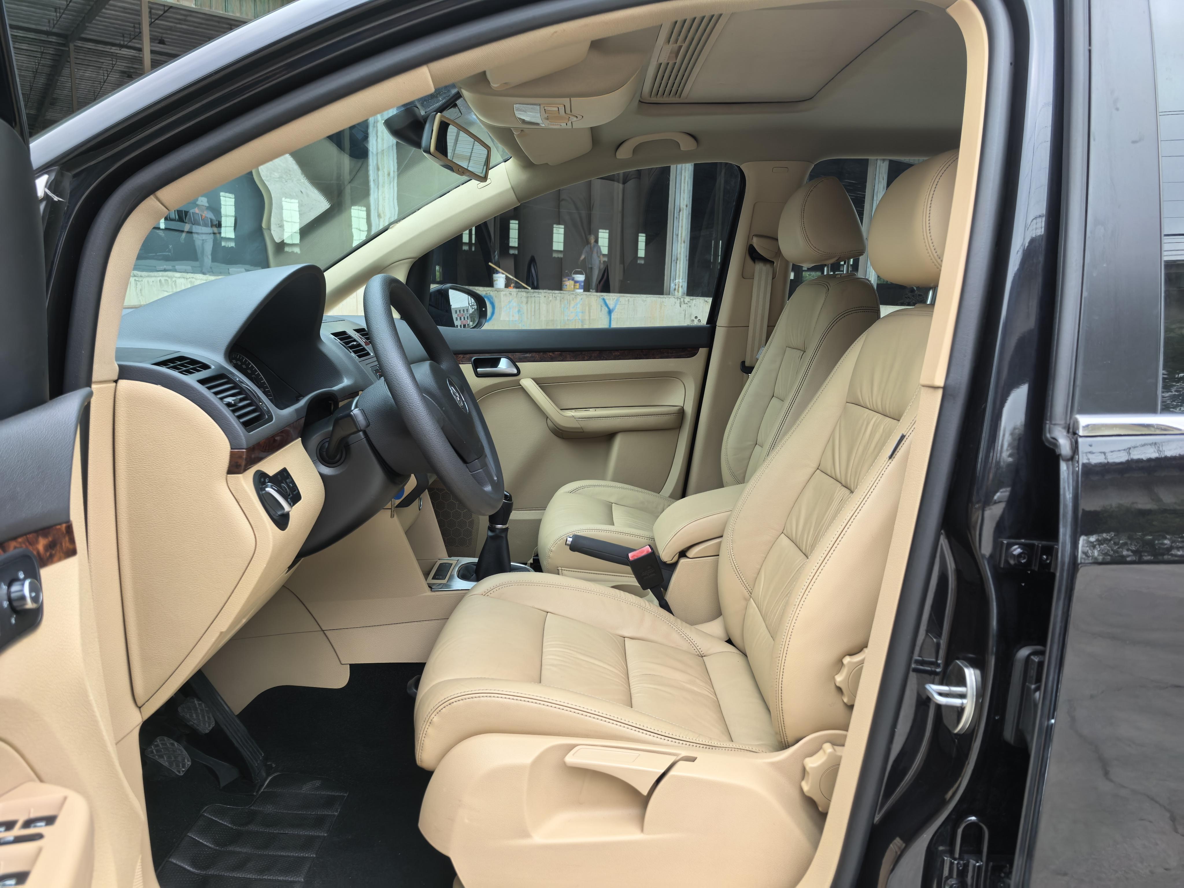 Volkswagen Touran 2015 thumb 9