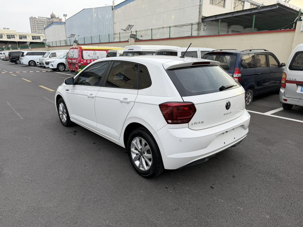 Volkswagen Polo 2021 thumb 2